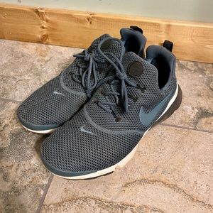 Womens Nike Sneakers size 7.5